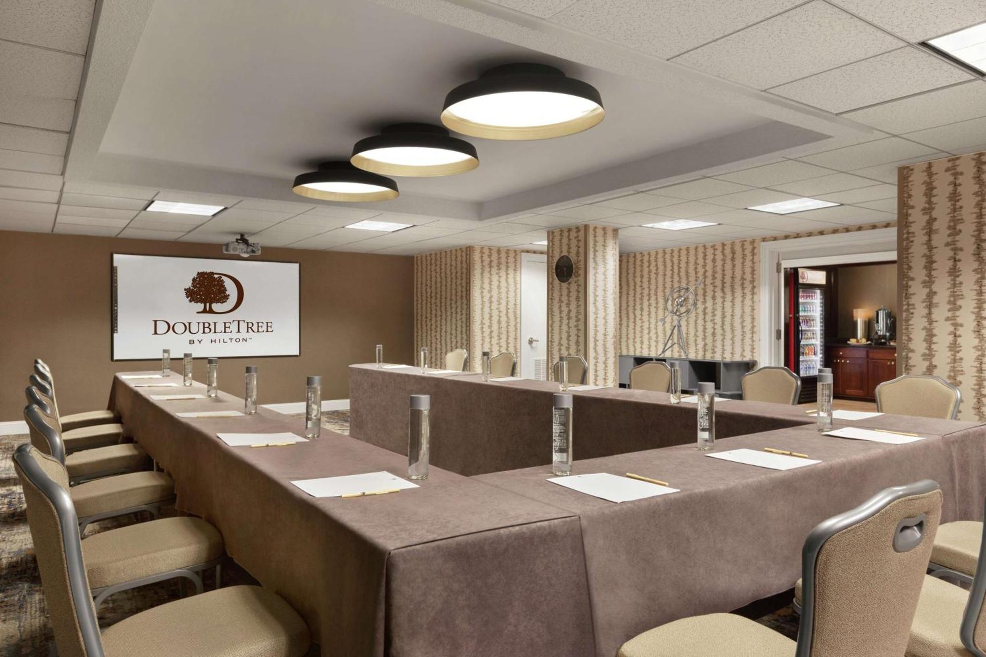 מלון טייסונס קורנר Doubletree By Hilton Mclean Tysons מראה חיצוני תמונה