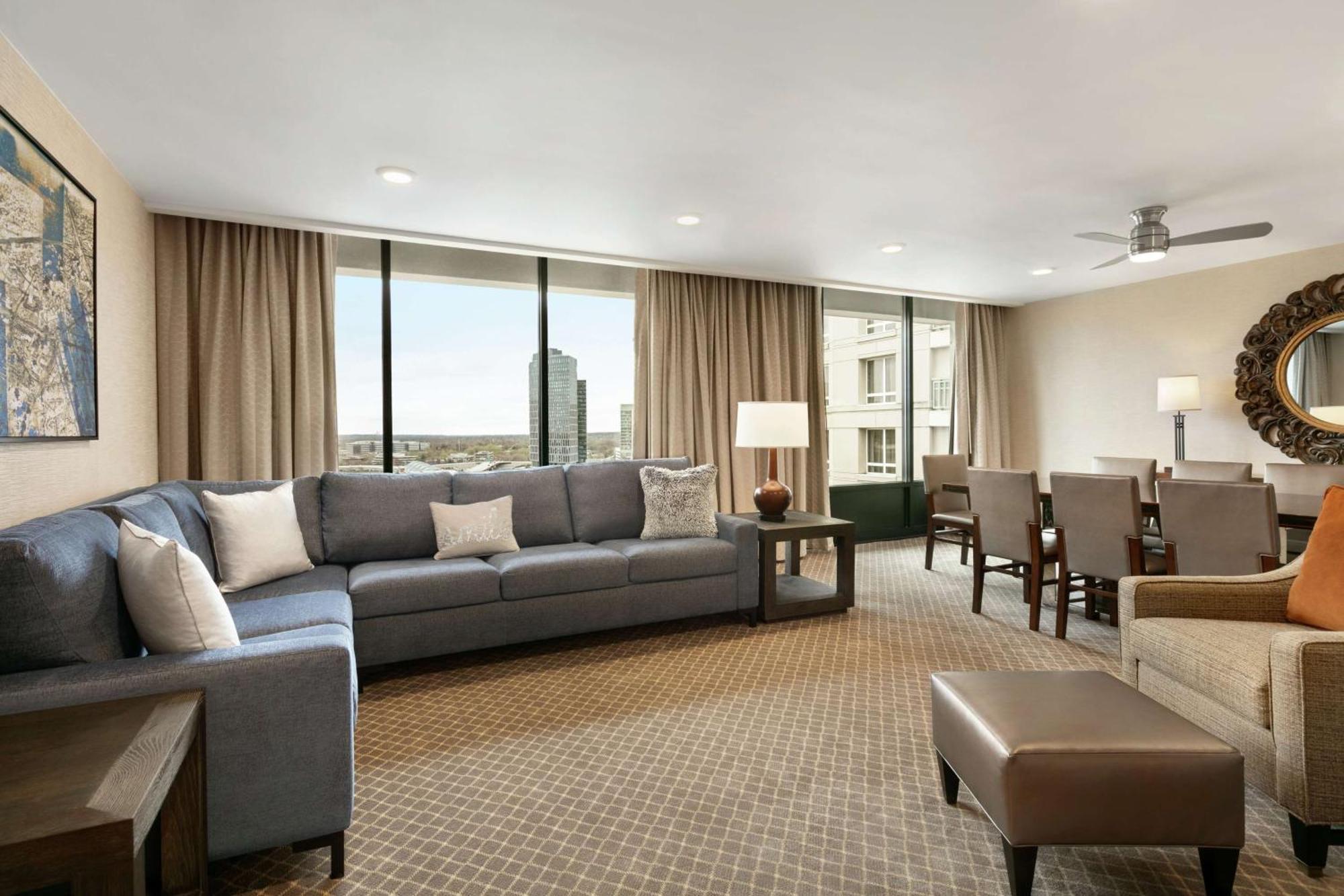 מלון טייסונס קורנר Doubletree By Hilton Mclean Tysons מראה חיצוני תמונה