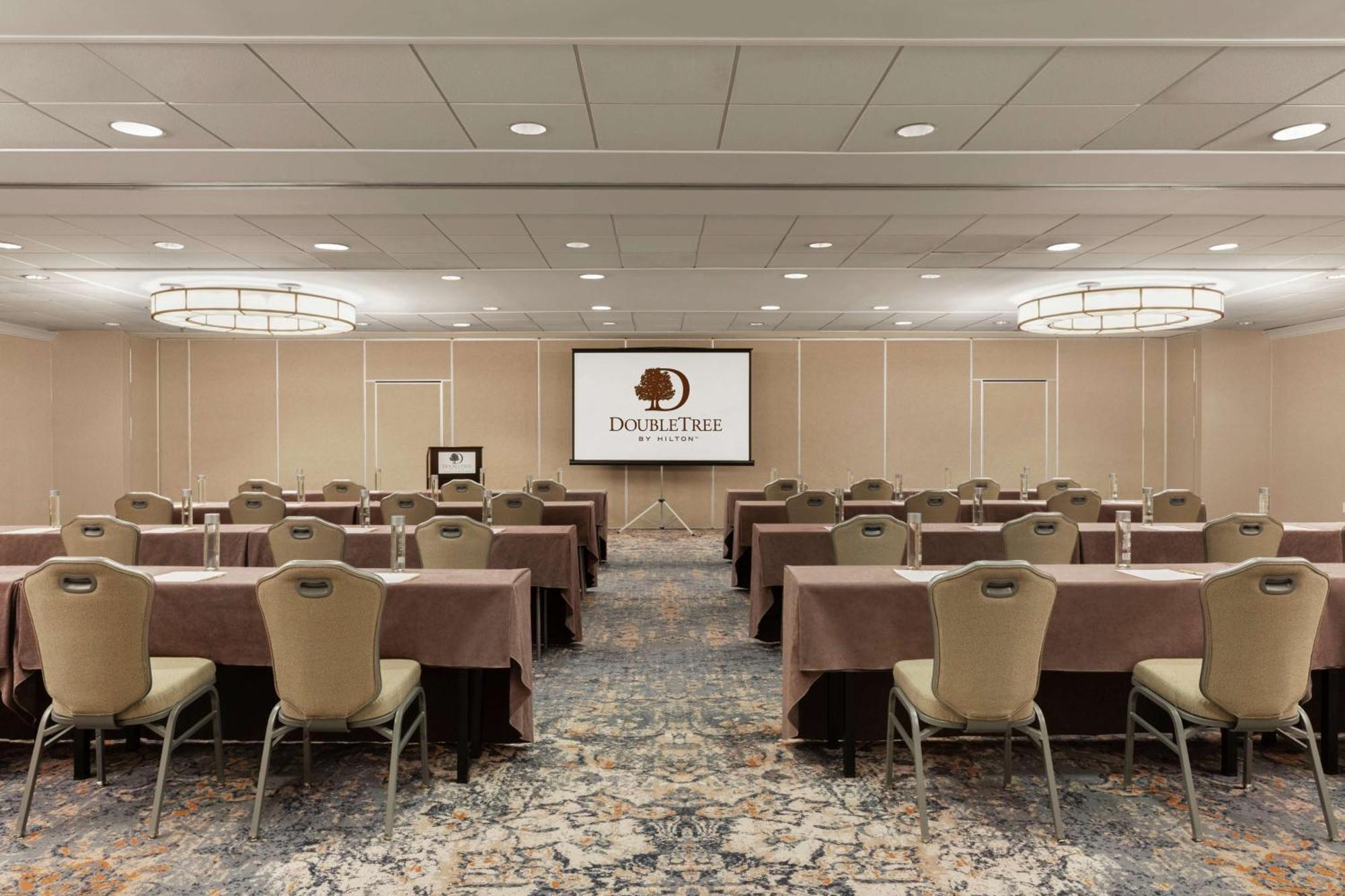 מלון טייסונס קורנר Doubletree By Hilton Mclean Tysons מראה חיצוני תמונה