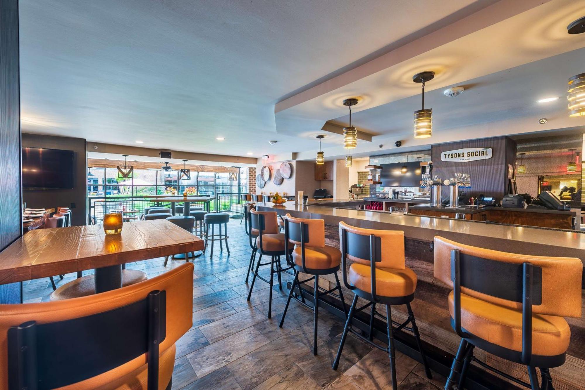 מלון טייסונס קורנר Doubletree By Hilton Mclean Tysons מראה חיצוני תמונה