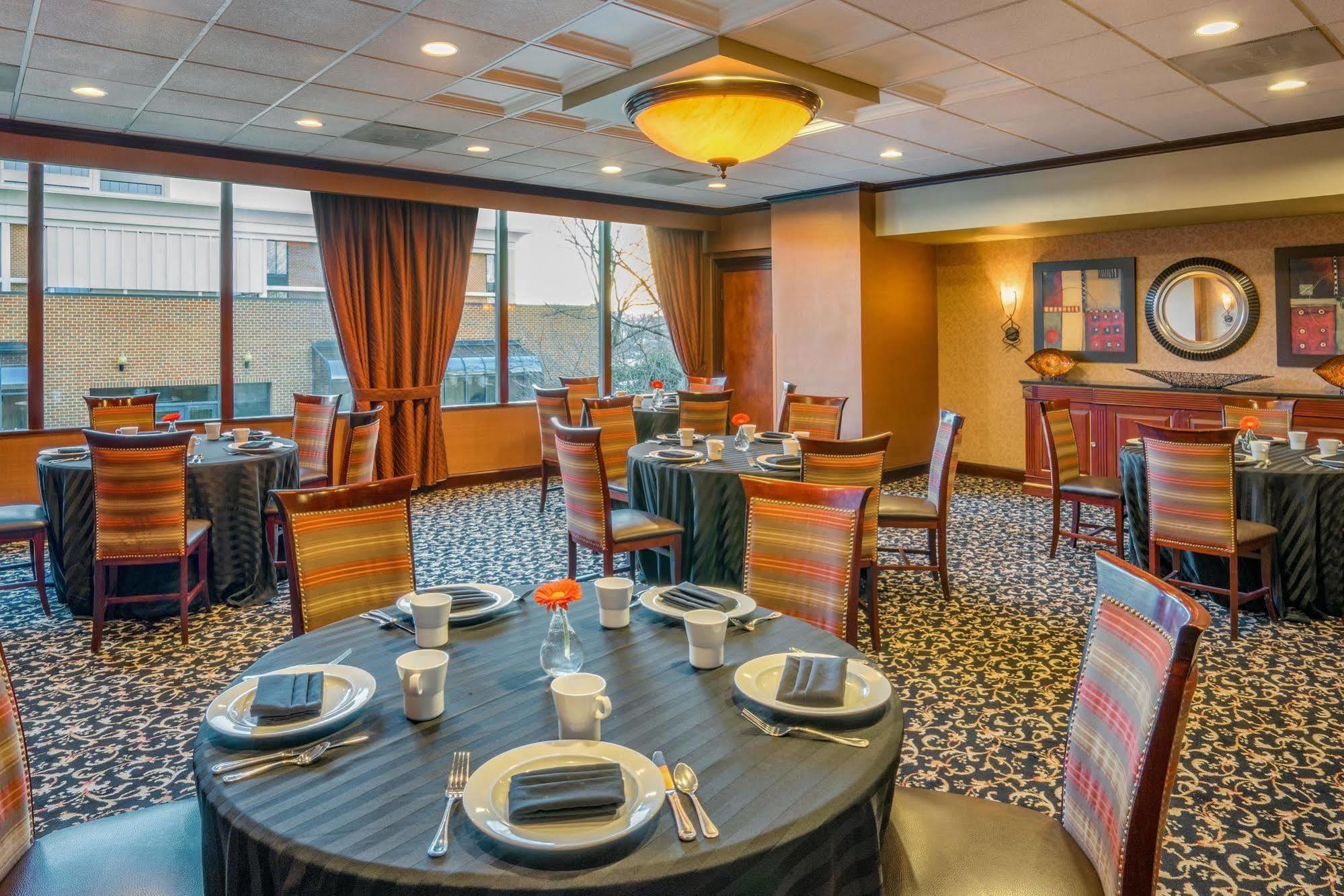מלון טייסונס קורנר Doubletree By Hilton Mclean Tysons מראה חיצוני תמונה